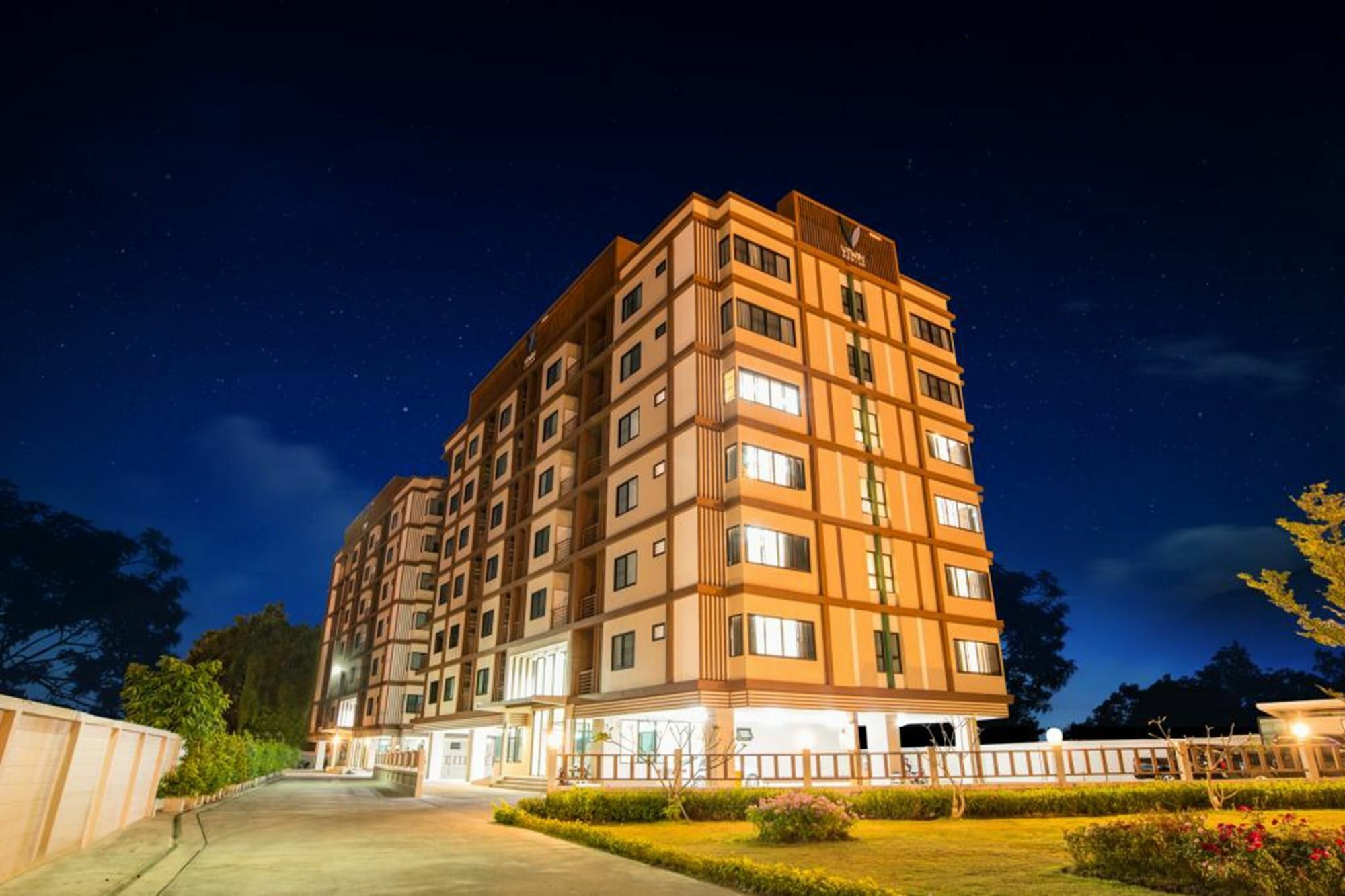 V-twin Donjan Service Apartment Chiang Mai Buitenkant foto